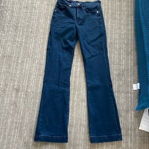 Express mid rise boot Jean size 4r
